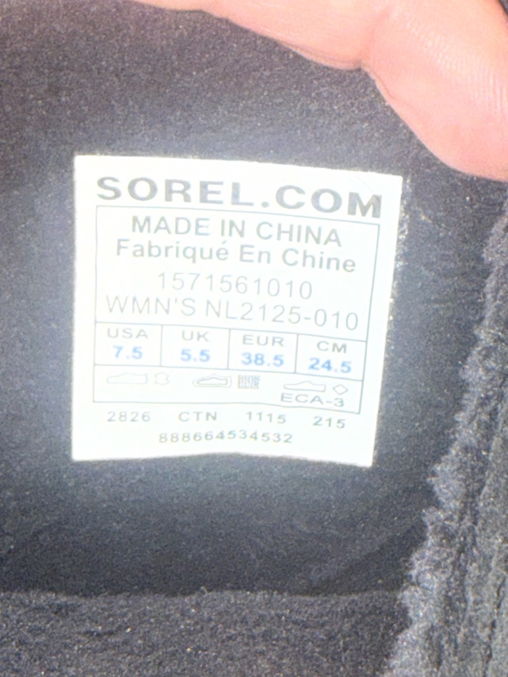 Sorel duck style boots without box size 7.5. Women’s Sorel rain/snow boots. - Picture 13 of 14